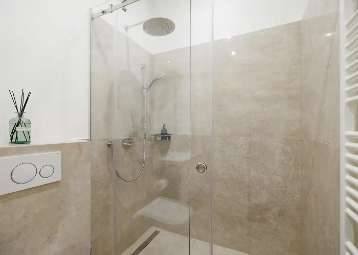 Appartement Stylish 1-bedroom 2-bath By Canal Minutes From Historic Centre