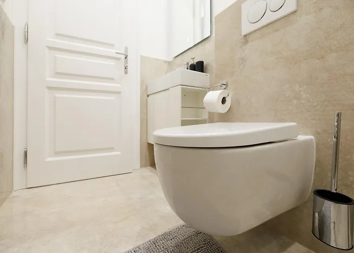 Stylish 1-bedroom 2-bath By Canal Minutes From Historic Centre Wenen