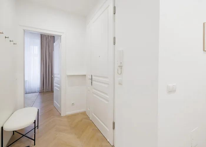 Stylish 1-bedroom 2-bath By Canal Minutes From Historic Centre Appartement *